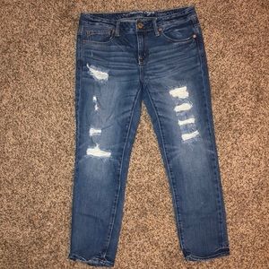 American Eagle distressed capris